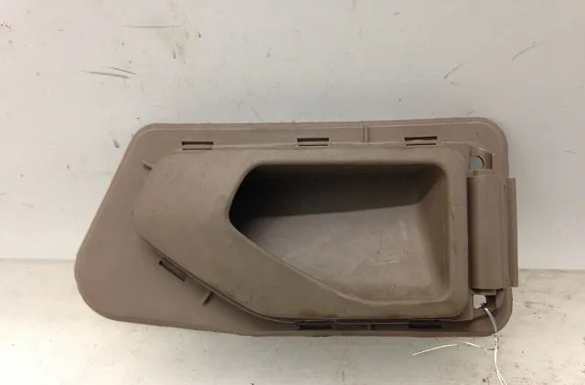 Poignee int porte ard Peugeot 306 3-5 portes (7A, 7C, N3, N5) 1.4 (1993-2001) 5 portes occasion