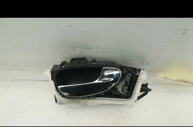 Poignee int porte ard Peugeot 307 (3A-C) 2.0 hdi 90 (2000-2007) 5 portes occasion