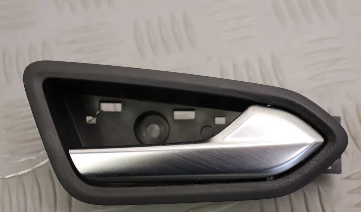 Poignee int porte ard Renault CAPTUR II (HF_) Tce 100 (hfmt) (2020) occasion