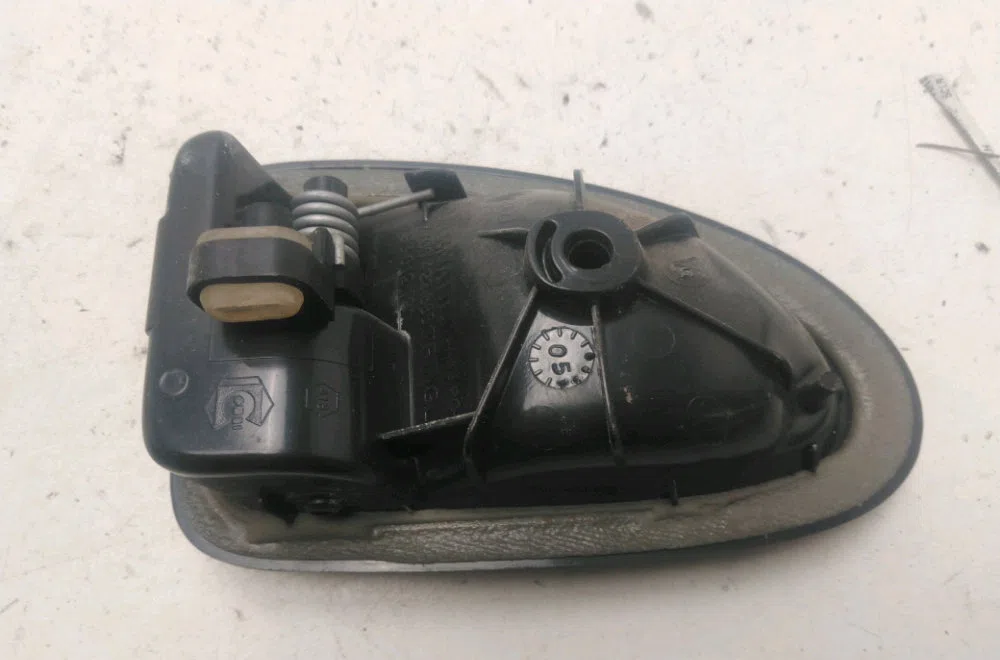 Poignee int porte ard Renault CLIO II (BB_, CB_) 1.5 dci (b-cb08) (2001-2005) 5 portes occasion