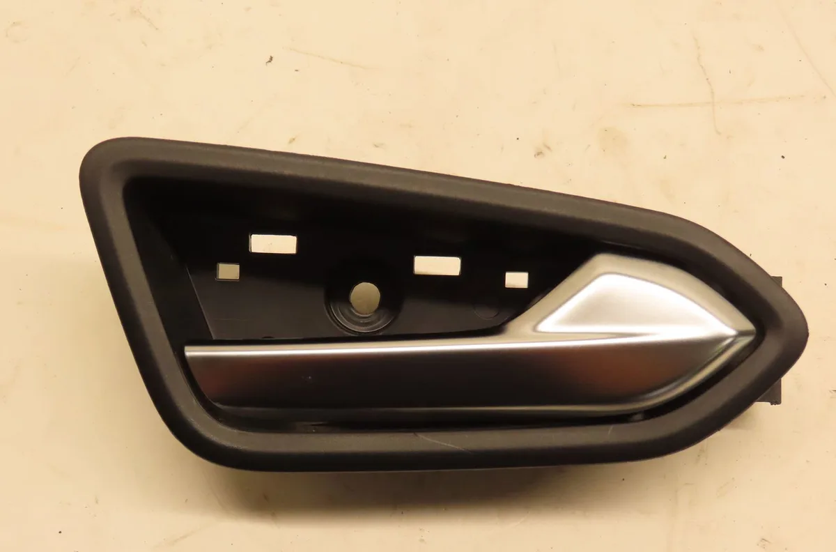 Poignee int porte ard Renault CLIO V (B7_) 1.0 lpg (b7mt) (2019) occasion