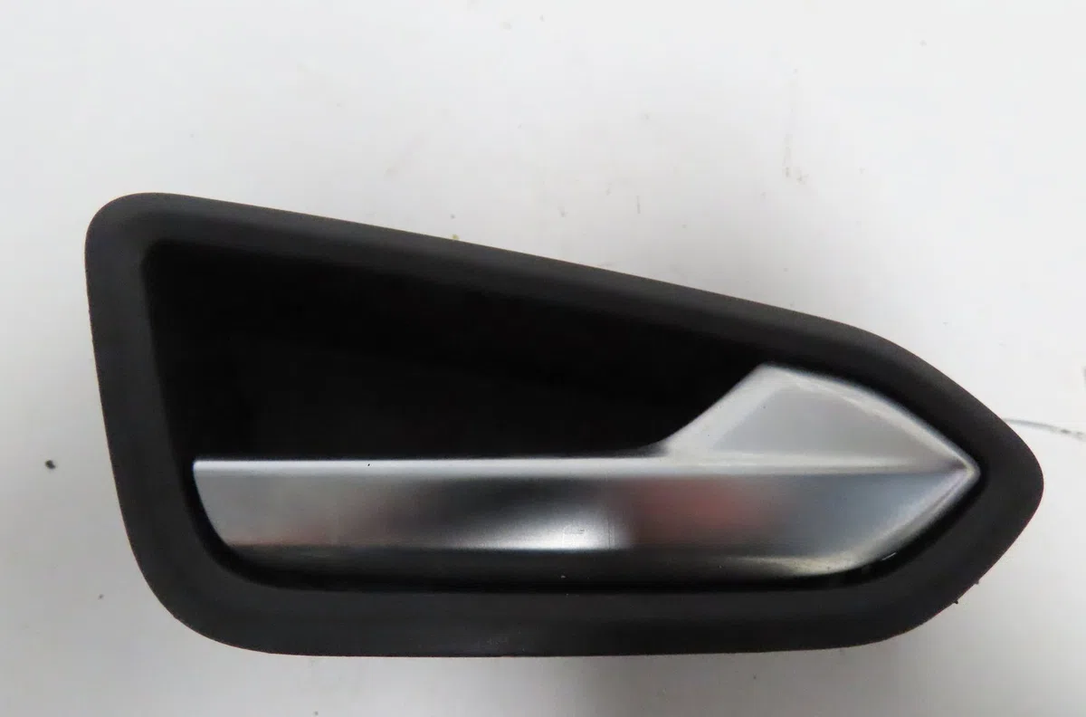 Poignee int porte ard Renault CLIO V (B7_) 1.6 e-tech 140 (b7mu) (2020) occasion