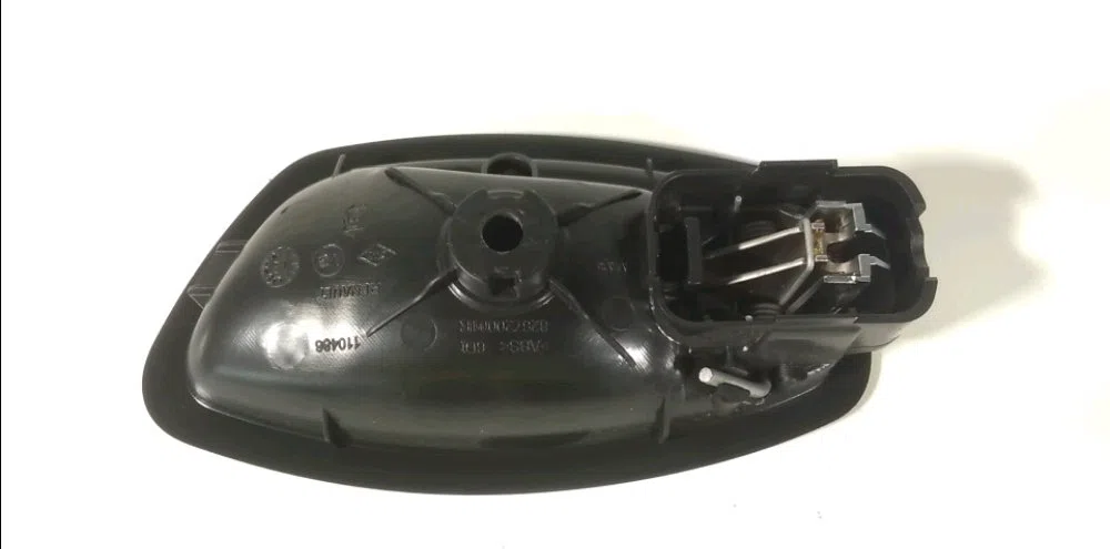 Poignee int porte ard Renault MEGANE III 3-5 portes (BZ0-1_, B3_) 1.5 dci (bz09, bz0d, bz1w, bz29, bz14) (2009) 5 portes