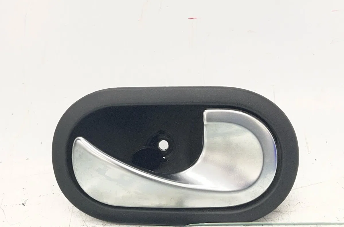 Poignee int porte ard RENAULT TWINGO 3 PHASE 1 occasion