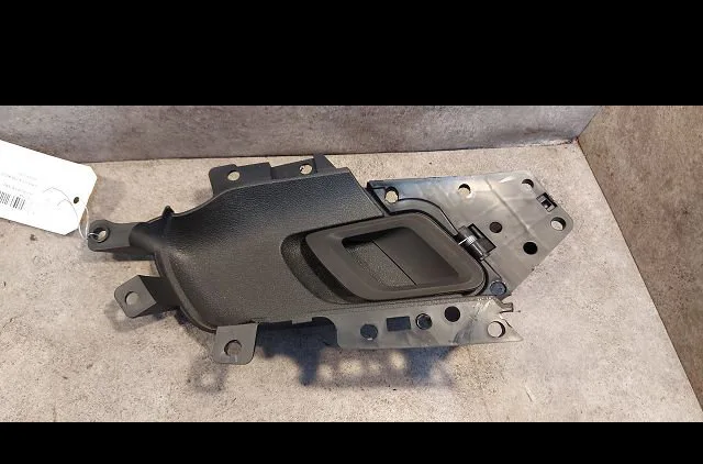 Poignee int porte ard Skoda FABIA II (542) 1.4 tdi (2007-2010) occasion