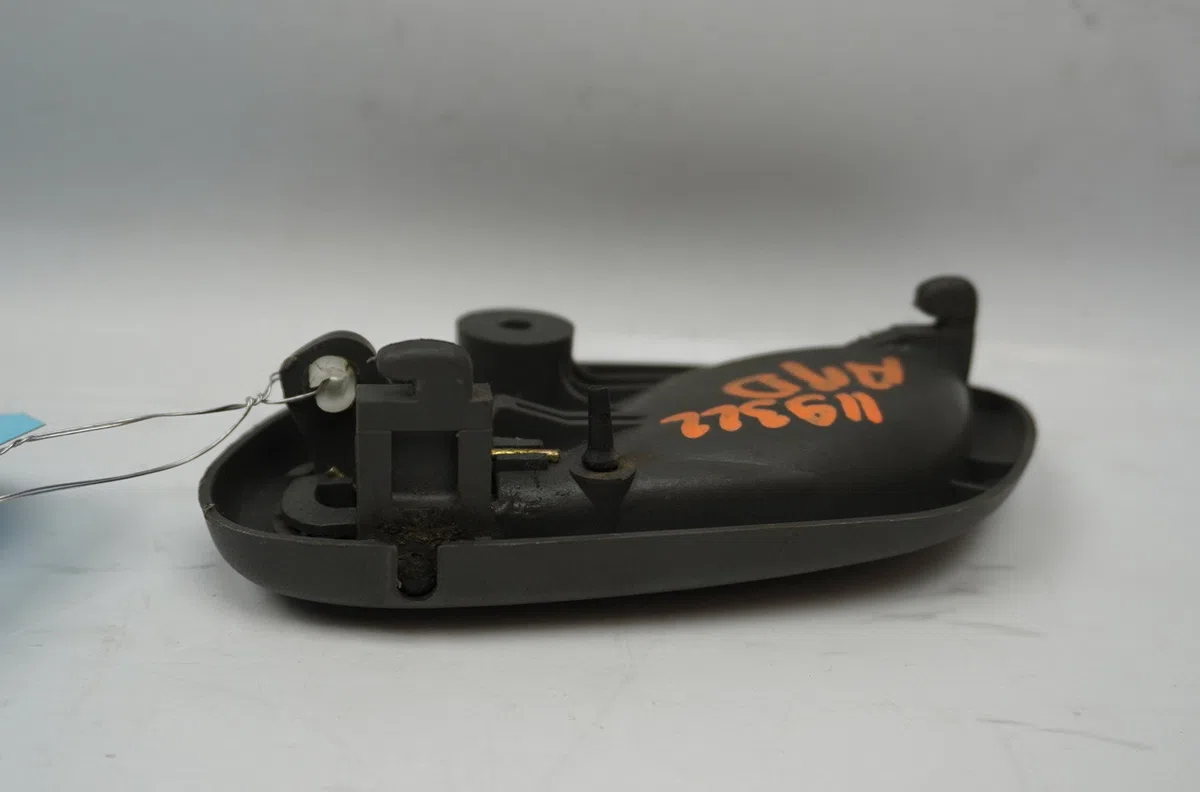 Poignee int porte ard Suzuki IGNIS I (FH) 1.3 4wd (rg413) (2000-2003) occasion