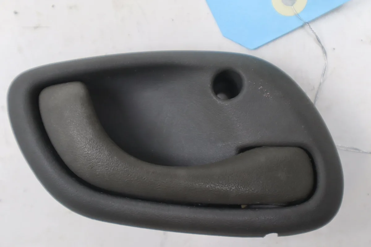 Poignee int porte ard Suzuki WAGON R 3-5 portes (MM) 1.3 (rb 413) (2000-2004) occasion