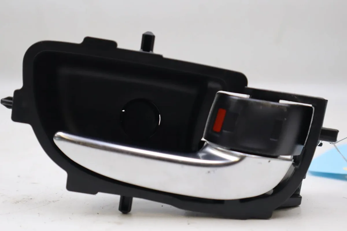 Poignee int porte ard Toyota AURIS (_E18_) 1.2 (nre185_) (2015-2018) occasion