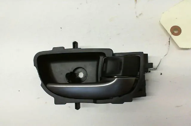 Poignee int porte ard TOYOTA YARIS III Phase 2 06-2014 occasion