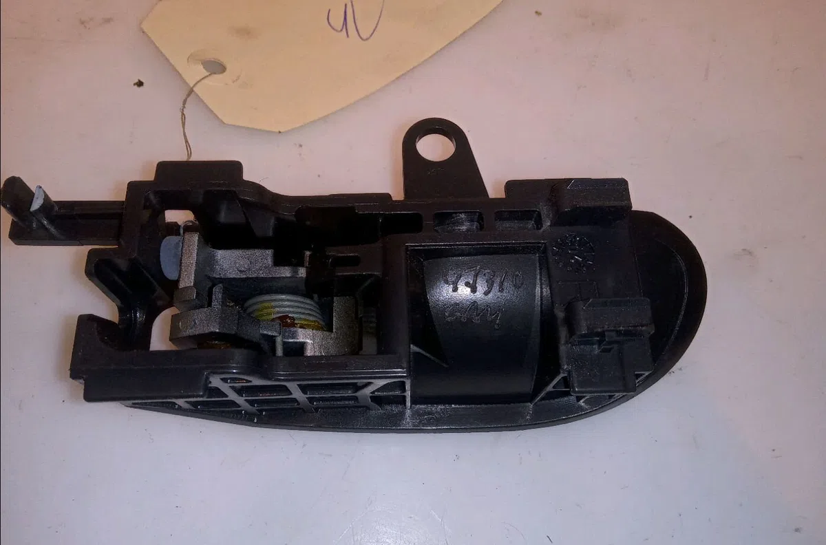 Poignee int porte ard Toyota YARIS (_P1_) 1.3 (scp12_, scp13_) (2002-2005) occasion