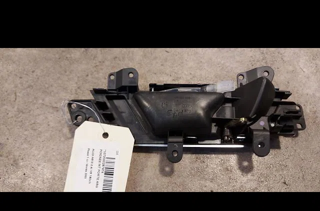 Poignee int porte arg Audi A6 C6 (4F2) 2.4 (2004-2008) occasion