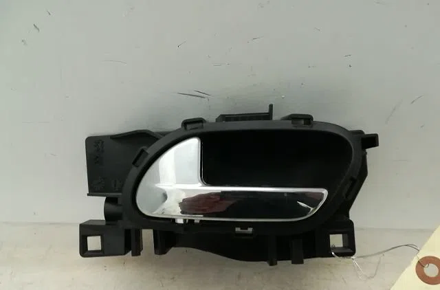 Poignee int porte arg Citroen C3 II (SC_) 1.4 hdi 70 (sc8hzc, sc8hr0, sc8hp4) (2009) 5 portes occasion