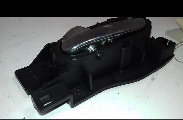 Poignee int porte arg Citroën C4 I (LC_) 1.6 hdi (2004-2011) 5 portes occasion