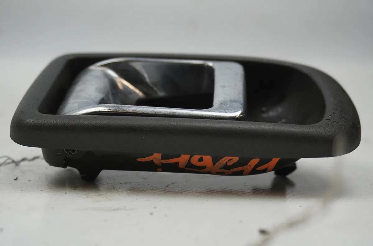 Poignee int porte arg Daihatsu SIRION (M1) 1.0 i 4wd (1999-2000) occasion