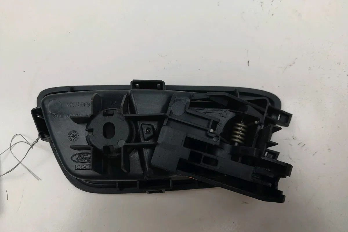 Poignee int porte arg Ford FIESTA VI (CB1, CCN) 1.25 (2008-2017) 5 portes occasion