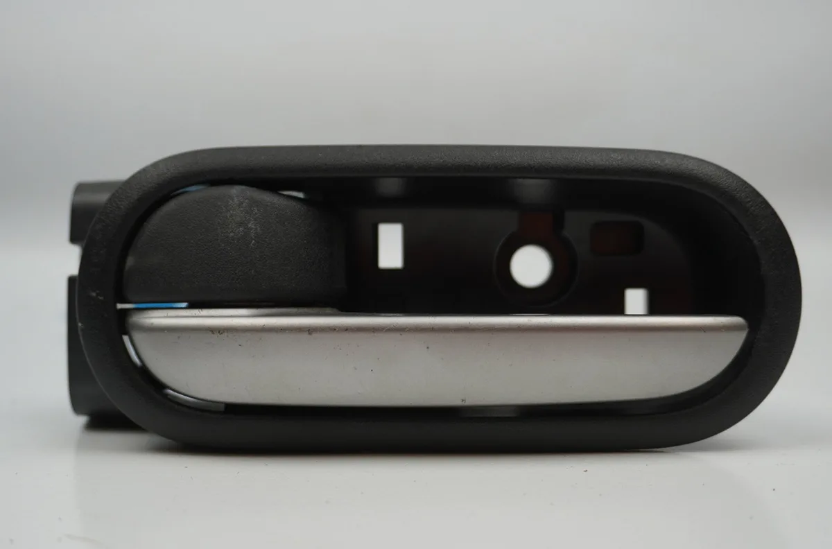 Poignee int porte arg Mazda 2 (DE_, DH_) 1.3 (de3fs) (2007-2015) occasion