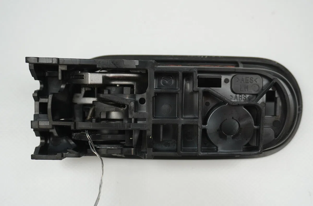 Poignee int porte arg Mazda 2 (DE_, DH_) 1.3 (de3fs) (2007-2015) occasion