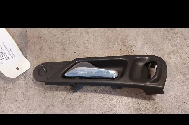 Poignee int porte arg Mercedes-benz CLASSE C (W203) C 220 cdi (203.006) (2000-2007) occasion