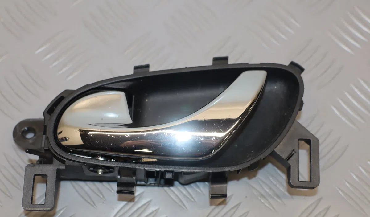 Poignee int porte arg Nissan QASHQAI II SUV (J11, J11_) 1.2 dig-t (2013) occasion