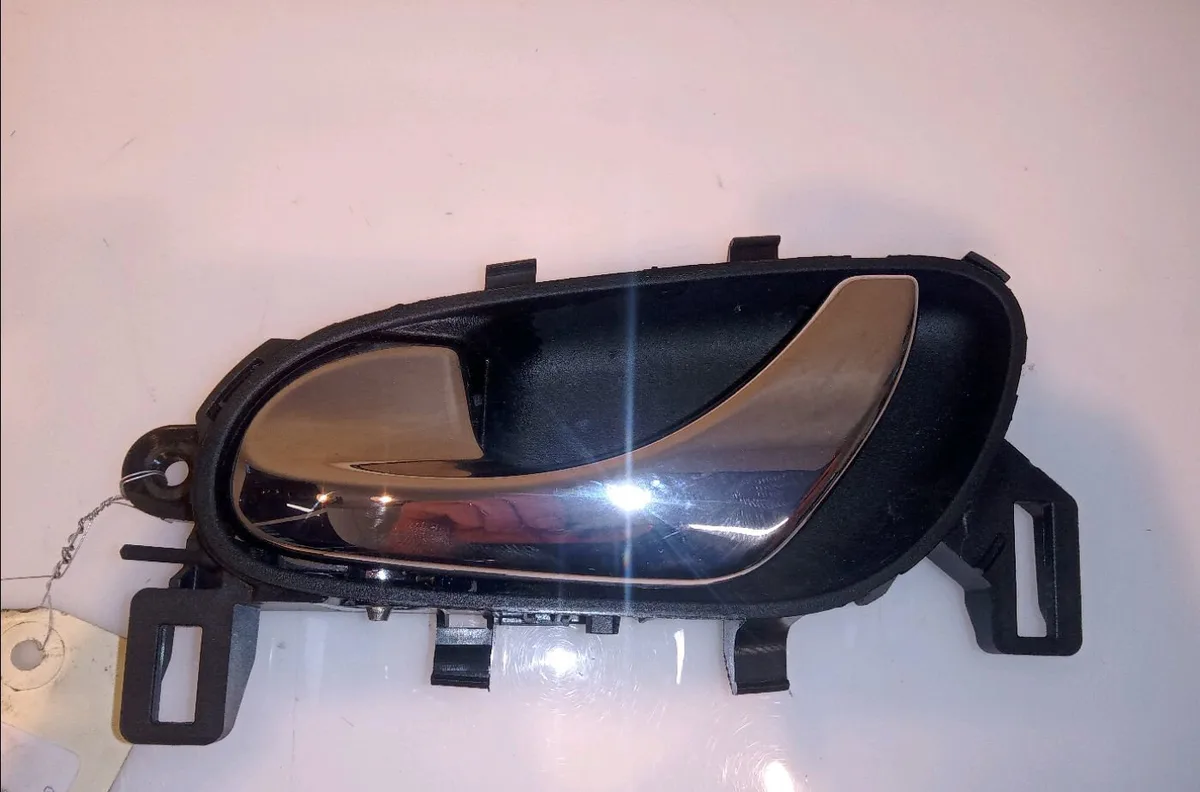 Poignee int porte arg Nissan QASHQAI II SUV (J11, J11_) 1.5 dci (2013) occasion