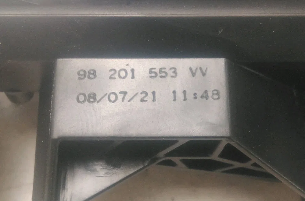 Poignee int porte arg Peugeot 2008 II (UD_, US_, UY_, UK_) 1.5 bluehdi 110 (udyhsk) (2021) occasion