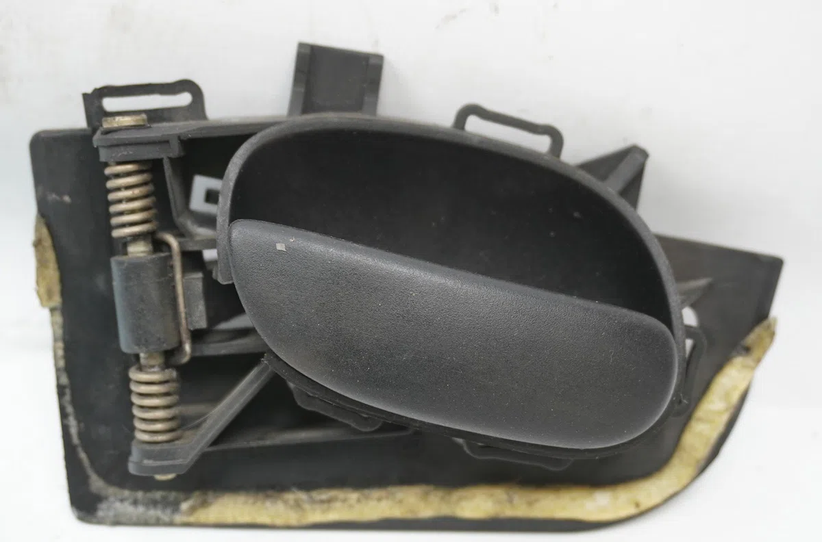 Poignee int porte arg Peugeot 206 3-5 portes (2A-C) 2.0 hdi 90 (1999-2009) 5 portes occasion