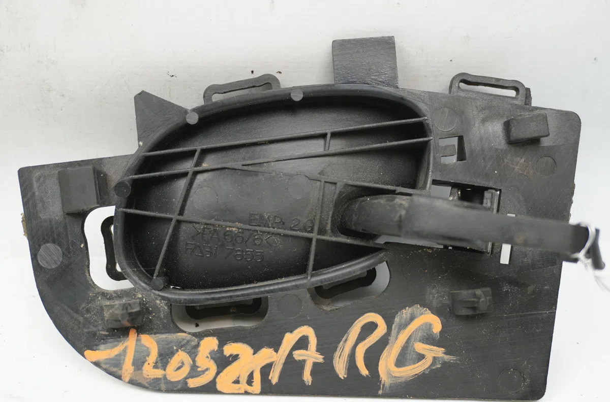 Poignee int porte arg Peugeot 206 3-5 portes (2A-C) 2.0 hdi 90 (1999-2009) 5 portes occasion