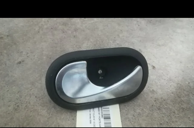 Poignee int porte arg Renault CLIO III (BR0-1, CR0-1) 1.5 dci (br17, cr17) (2005-2012) 5 portes occasion