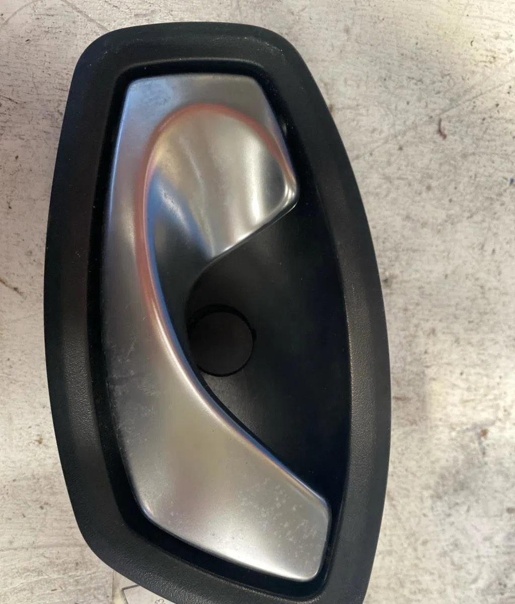 Poignee int porte arg Renault SCÉNIC III (JZ0-1_) 1.5 dci (2009) 5 portes occasion