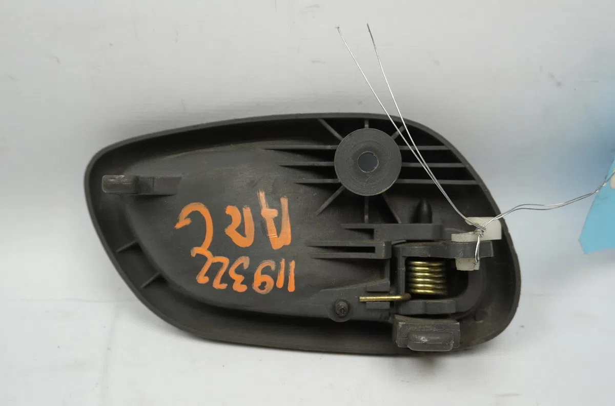Poignee int porte arg Suzuki IGNIS I (FH) 1.3 4wd (rg413) (2000-2003) occasion