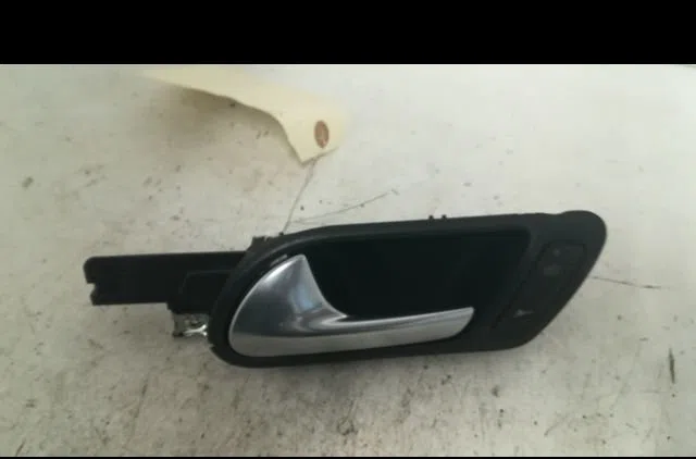 Poignee int porte arg Volkswagen GOLF V (1K1) 1.9 tdi (2003-2008) occasion