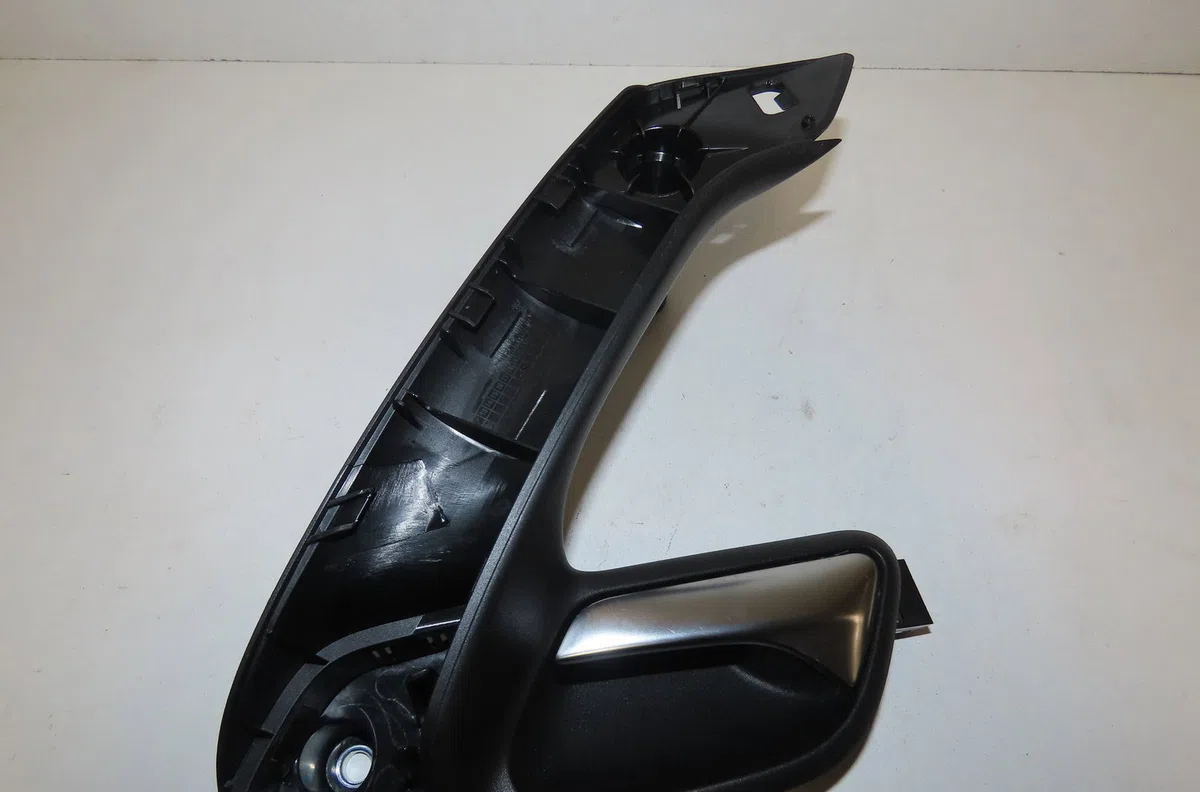 Poignee int porte arg Volkswagen POLO V (6R1, 6C1) 1.2 (2009) occasion