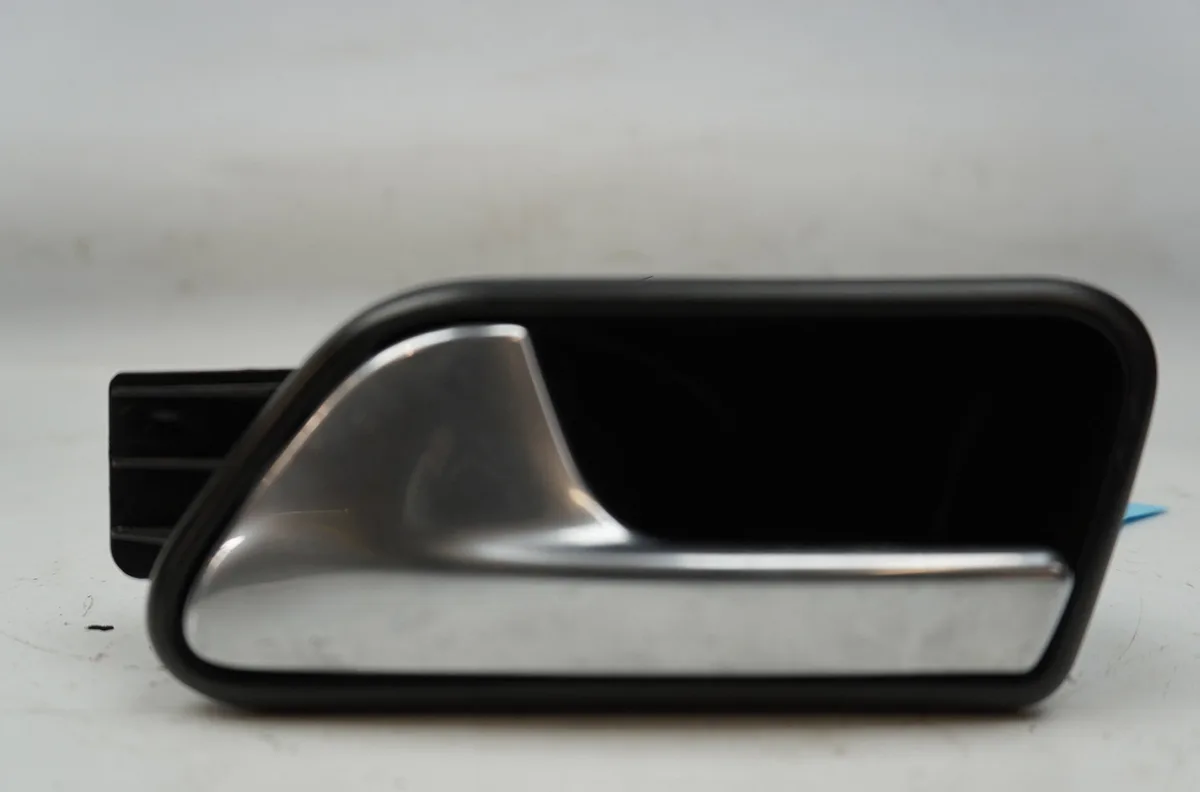 Poignee int porte arg Volkswagen TOURAN (1T1, 1T2) 2.0 tdi 16v (2003-2010) 5 portes occasion