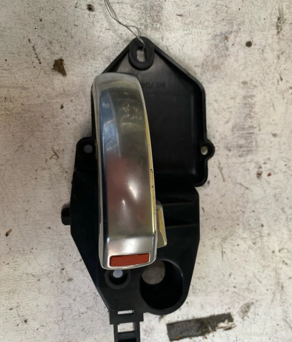 Poignee int porte avd Abarth 500 - 595 - 695 1.4 (312.axz11) (2016) occasion