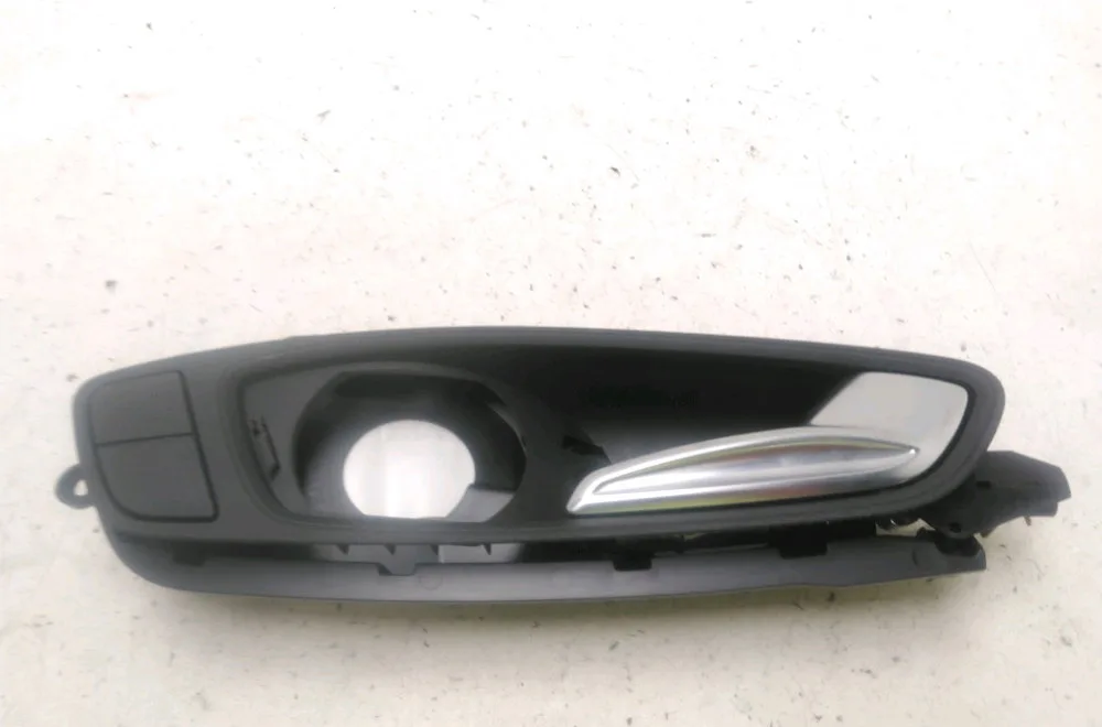 Poignee int porte avd Audi A1 (8X1, 8XK) 1.2 tfsi (2010-2015) occasion