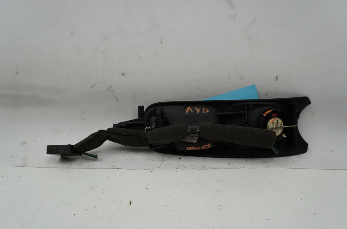 Poignee int porte avd Audi A4 B5 (8D2) 1.9 tdi (1995-2000) occasion