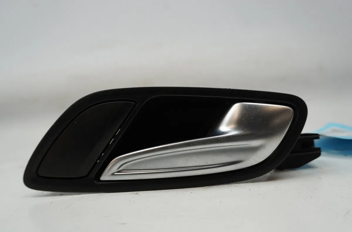 Poignee int porte avd Audi TT (8J3) 2.0 tfsi (2006-2010) occasion