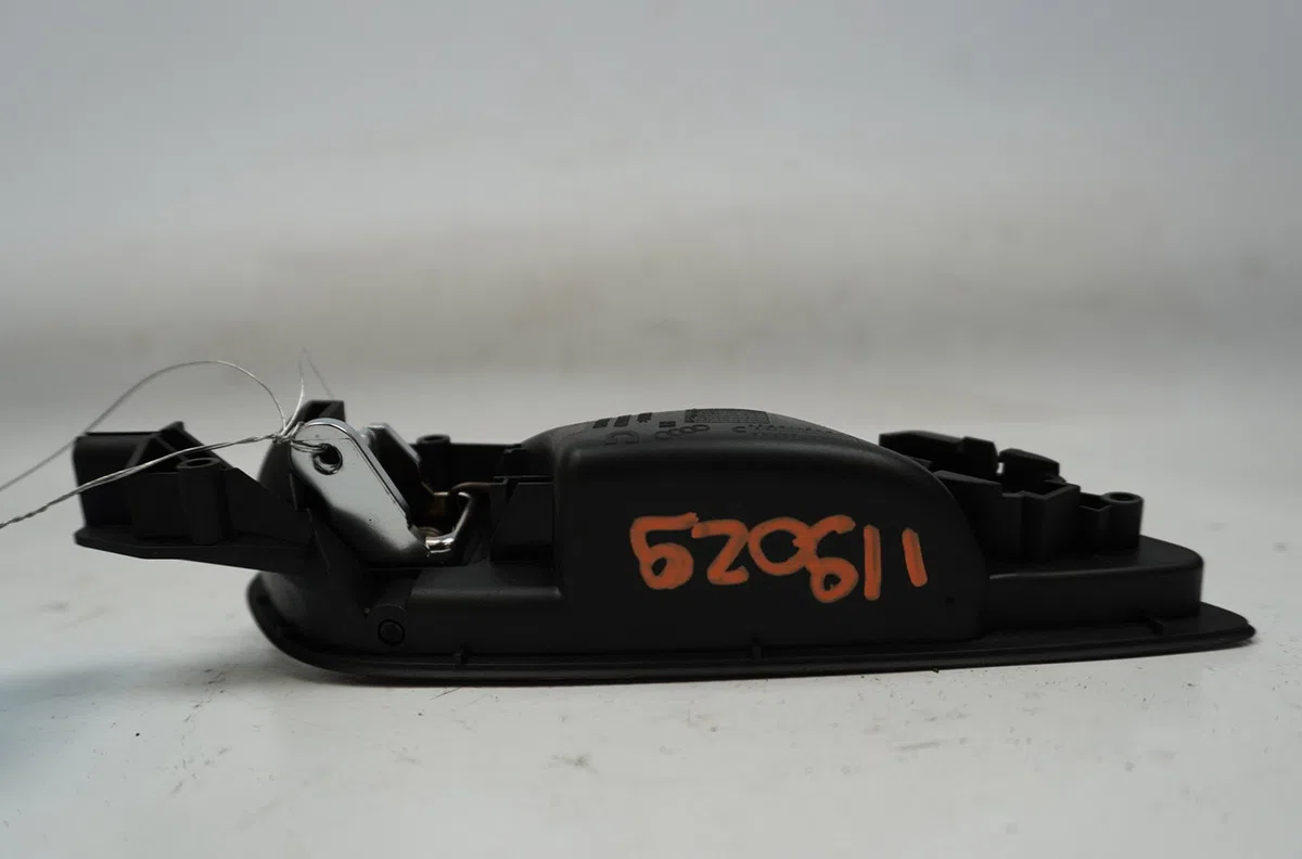 Poignee int porte avd Audi TT (8J3) 2.0 tfsi (2006-2010) occasion