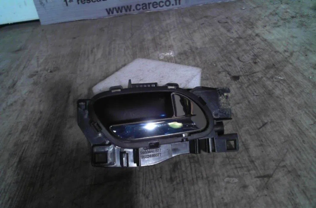 Poignee int porte avd Citroen C3 PICASSO (SH_) 1.6 hdi (2009) 5 portes occasion