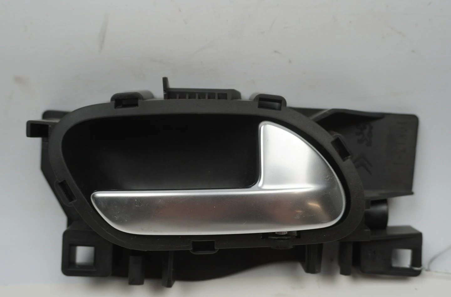 Poignee int porte avd Citroen C4 II (NC_) 1.6 hdi 90 (2009) 5 portes occasion