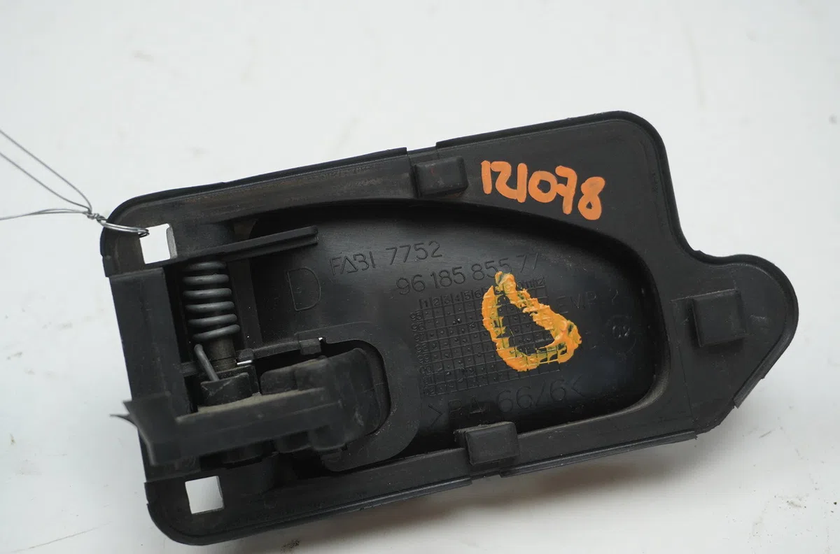 Poignee int porte avd Citroen SAXO (S0, S1) 1.1 x, sx (1996-2003) 5 portes occasion