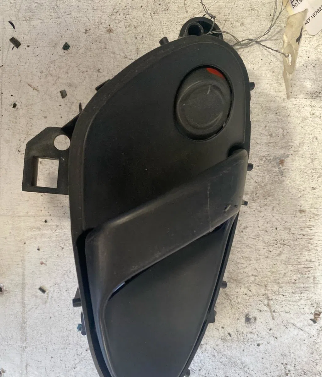 Poignee int porte avd Citroen XSARA Coupé (N0) 1.9 td (1998-2000) occasion