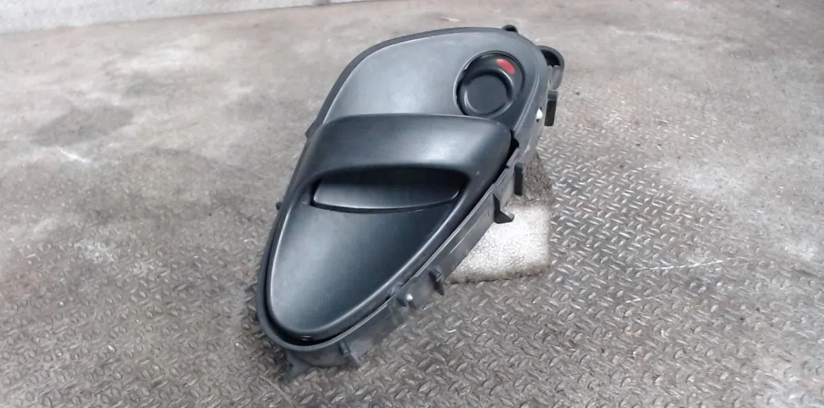 Poignee int porte avd Citroen XSARA (N1) 2.0 hdi 90 (1999-2005) occasion