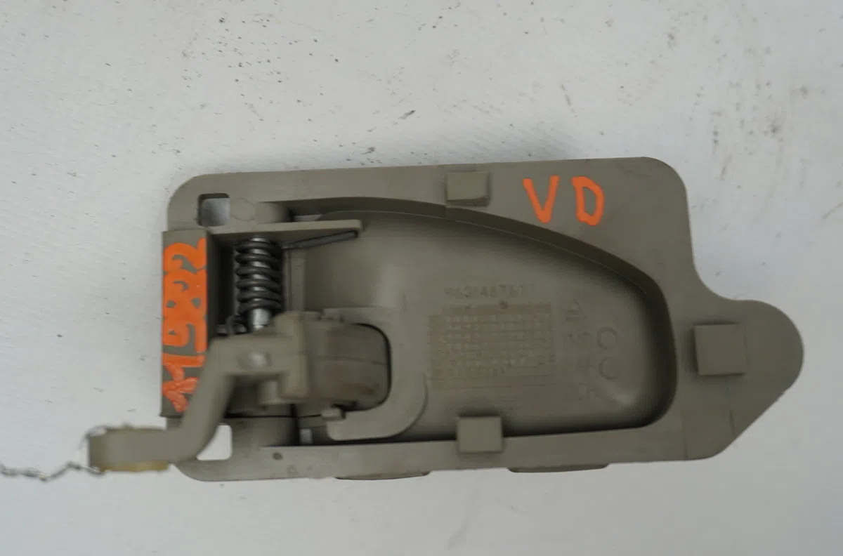 Poignee int porte avd Citroën XSARA PICASSO (N68) 2.0 hdi (1999-2011) 5 portes occasion