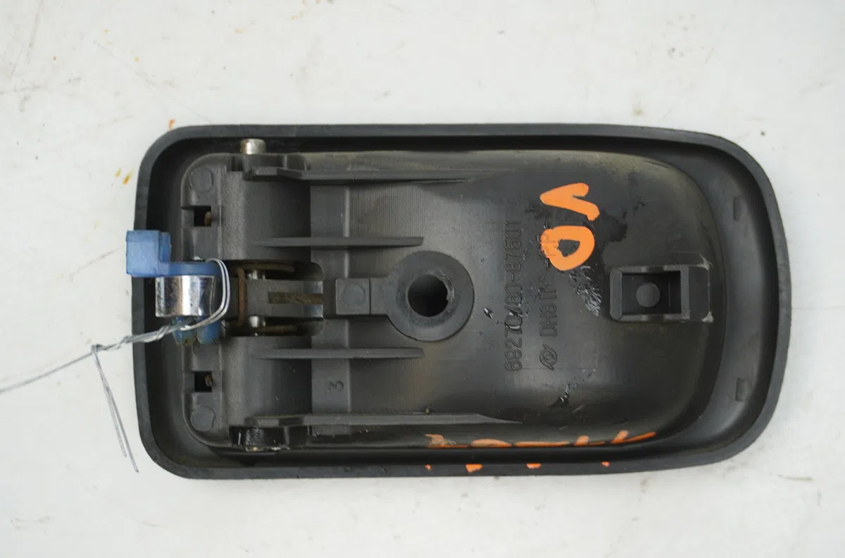 Poignee int porte avd Daihatsu SIRION (M1) 1.0 i 4wd (1999-2000) occasion
