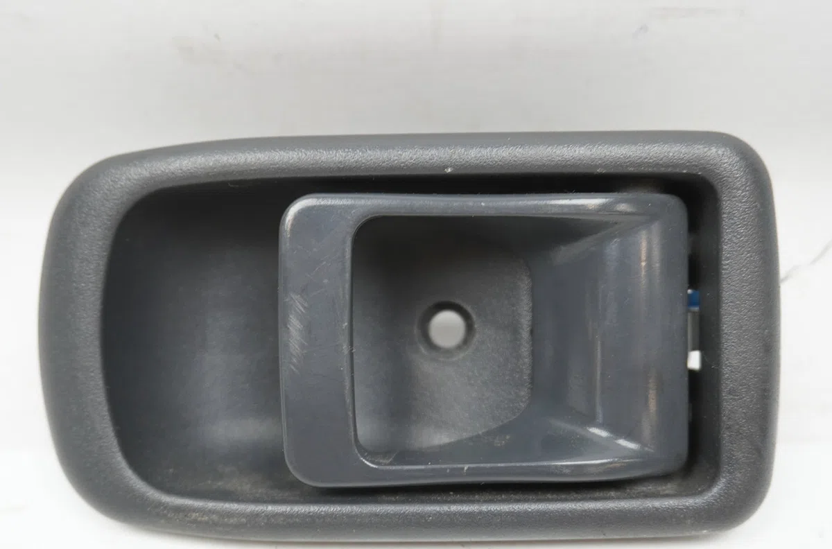 Poignee int porte avd Daihatsu TERIOS (J1_) 1.3 4wd (j102) (2000-2005) occasion