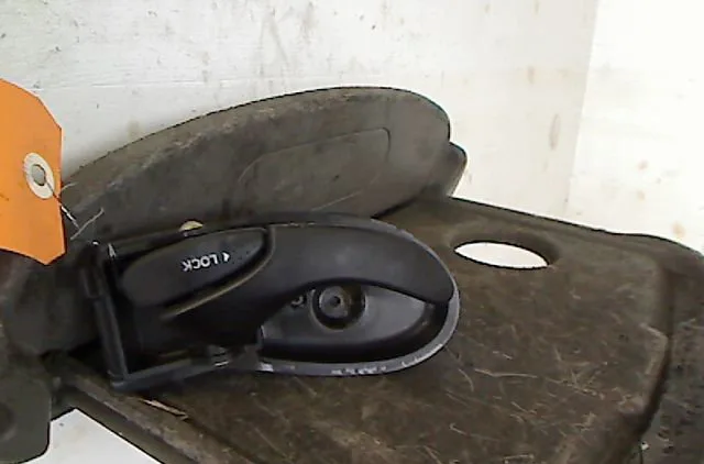Poignee int porte avd FORD FOCUS I 0 occasion
