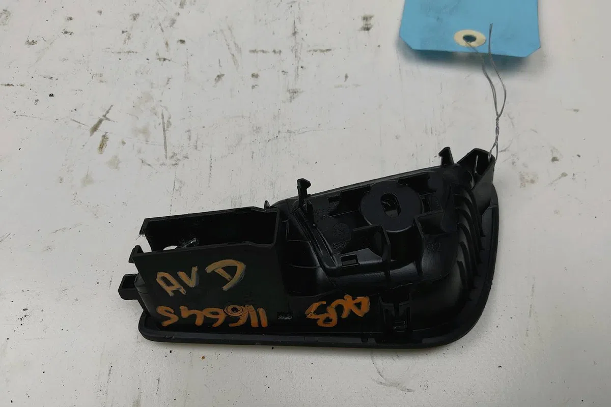 Poignee int porte avd Ford FOCUS III 1.5 tdci (2014-2017) occasion