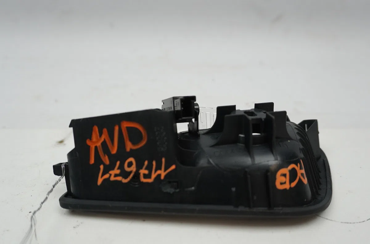 Poignee int porte avd Ford GRAND C-MAX (DXA-CB7, DXA-CEU) 1.6 tdci (2010-2019) occasion