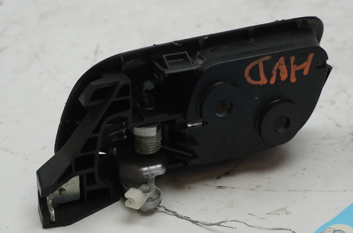 Poignee int porte avd Honda ACCORD VII (CL, CN) 2.2 i-ctdi (cn1) (2004-2008) occasion
